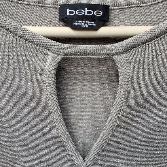 🎊Bebe Gray Metallic 3/4 Sleeve Keyhole Dress - Picture 3 of 8